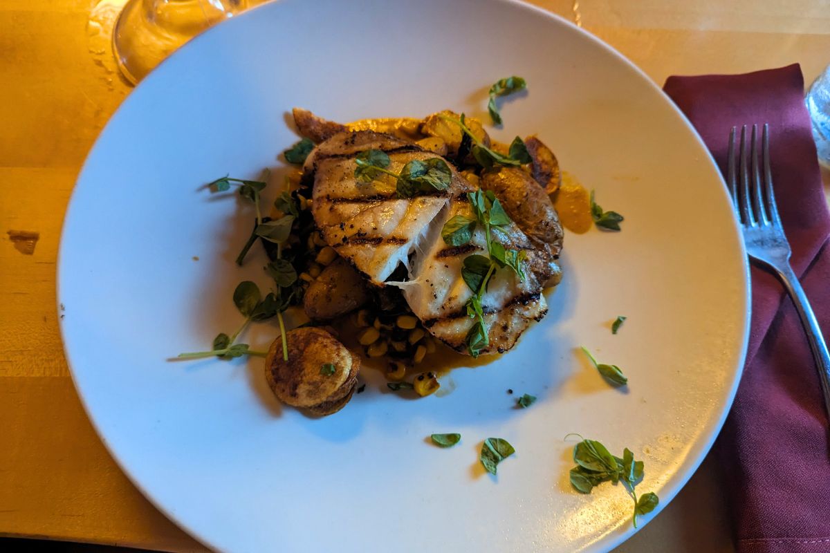 Mythos Restaurant: Islands of Adventure - Flipflops and Cocktails